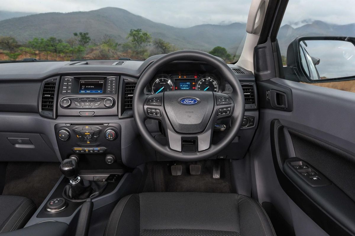 Ford Everest 2.2 (2016) First Drive