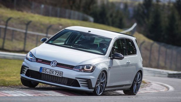 Volkswagen Golf GTI Clubsport S Shatters Own Record