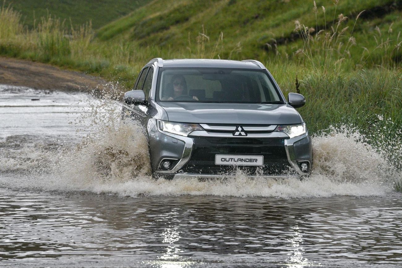 Facelifted Mitsubishi Outlander (2017) Specs & Pricing