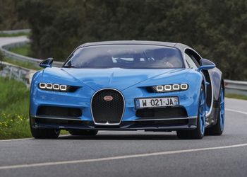 Bugatti Chiron (2017) International First Drive