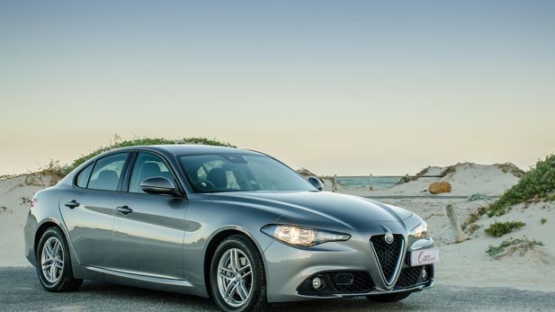 Alfa Romeo Giulia 2.0T (2017) Review
