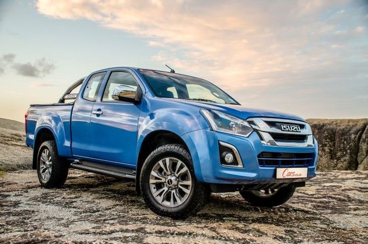 Isuzu KB300 LX 4×4 Extended Cab (2017) Review - Cars.co.za News