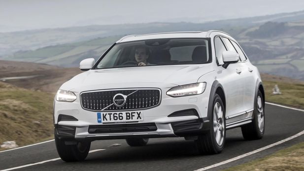 Volvo V90 Cross Country (2017) Specs & Pricing