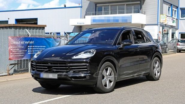 Spy Shots: 2018 Porsche Cayenne Shows New Face