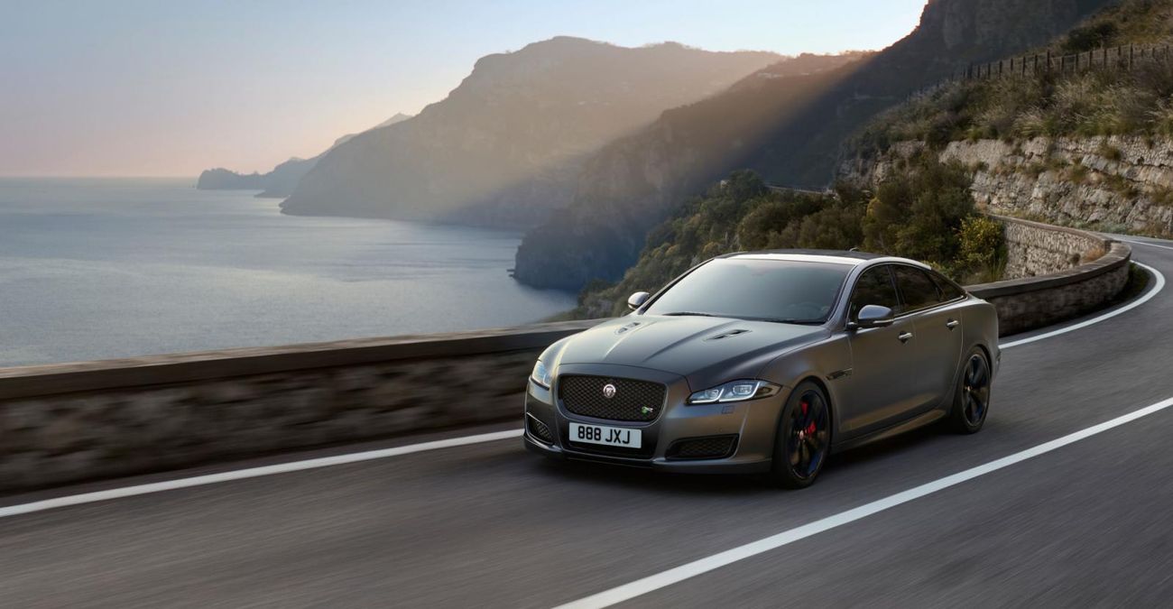 300-kph Jaguar XJR575 Headed for SA [with Video]