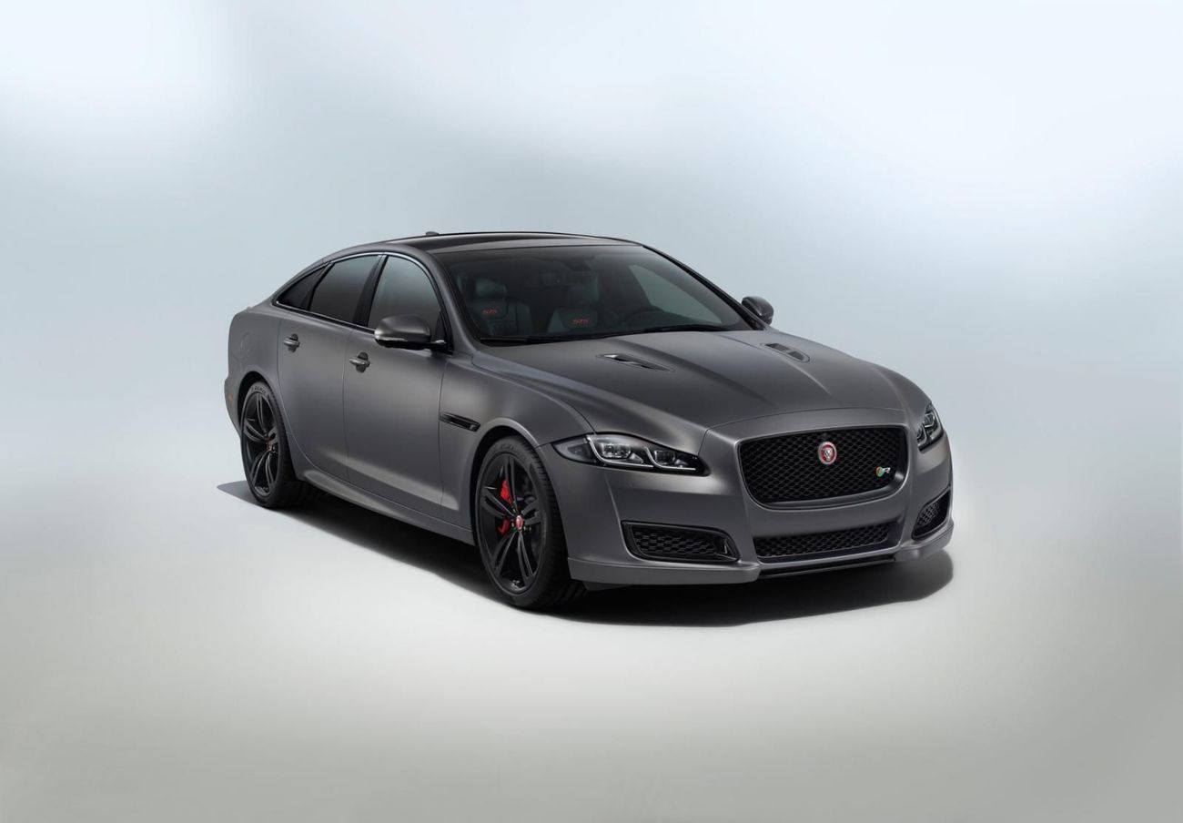 JUGUAR 自動車 300-kph Jaguar XJR575 Headed for SA [with Video]