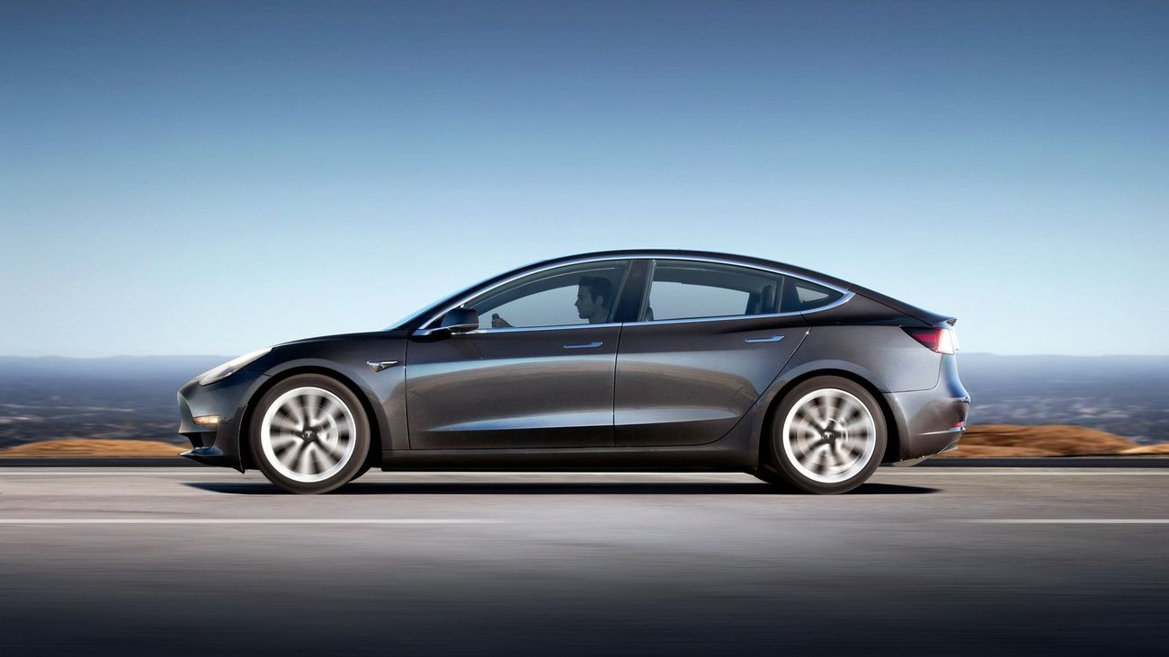 Tesla Finally Launches Model 3 - Cars.co.za News