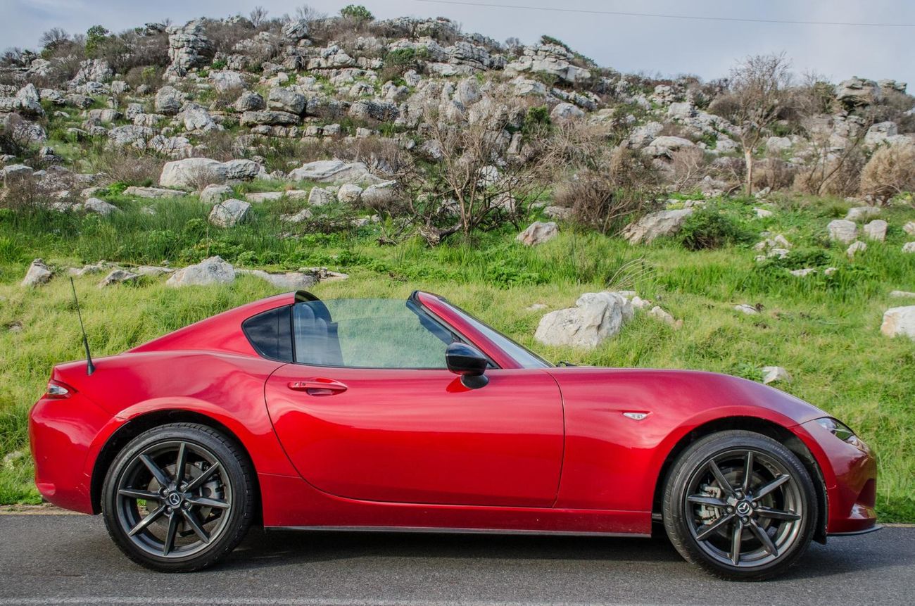 Mazda MX-5 RF (2017) Review