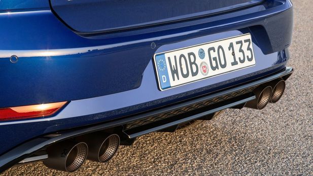 Volkswagen Offers Performance Parts for Golf R [Video]