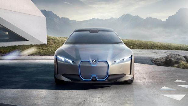 BMW previews i5 with i Vision Dynamics concept