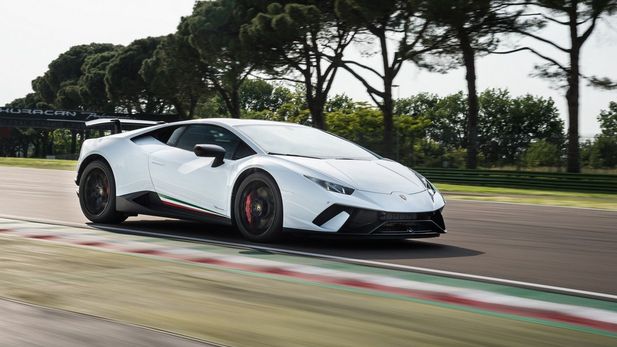 Lamborghini Huracan Performante: Whos the attention-seeker?