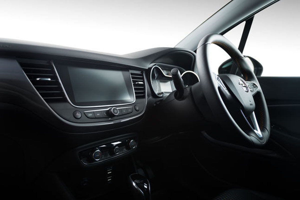 2017 Opel Crossland X - Interior 