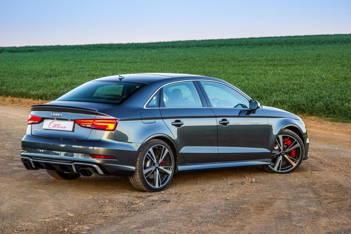 Audi RS3 Sedan (2017) Quick Review