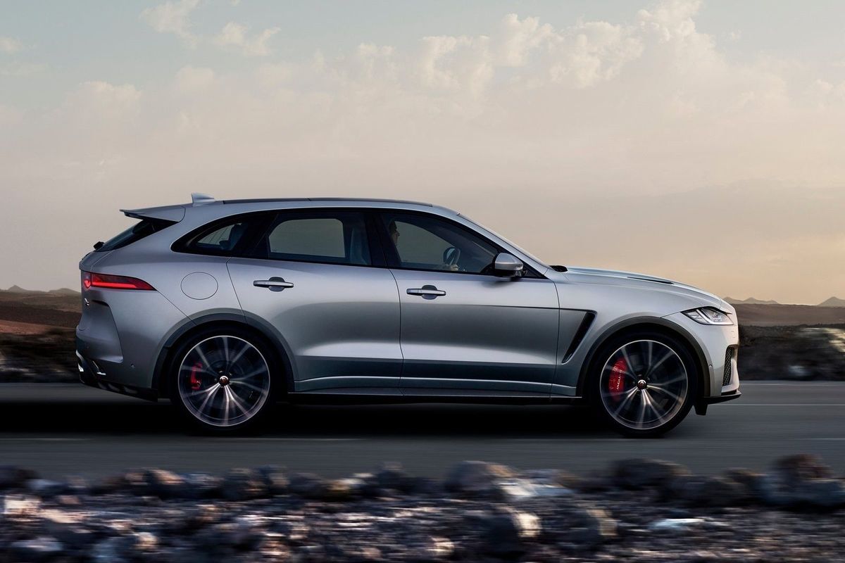 Jaguar F-Pace SVR Blasts into New York Auto Show