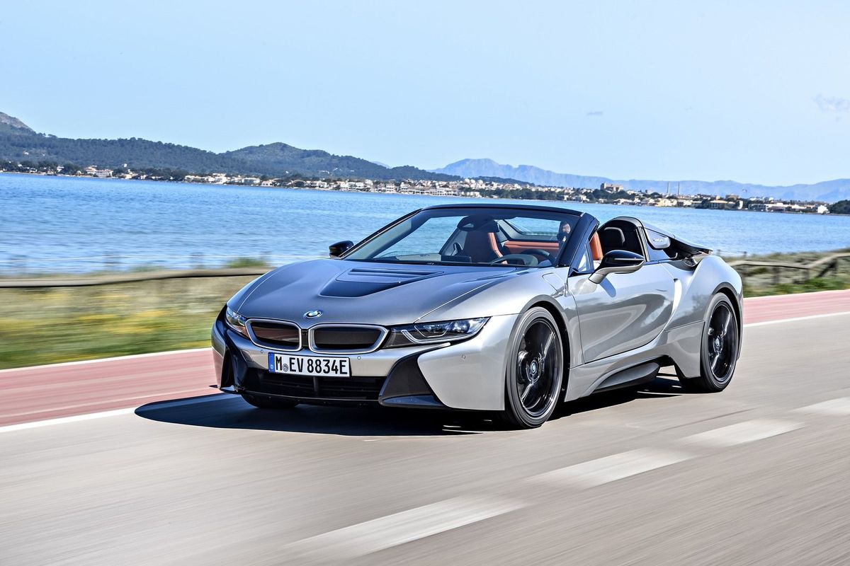 BMW i8 Roadster (2018) International Launch Review