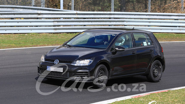 Spy Shots: Volkswagen Golf 8