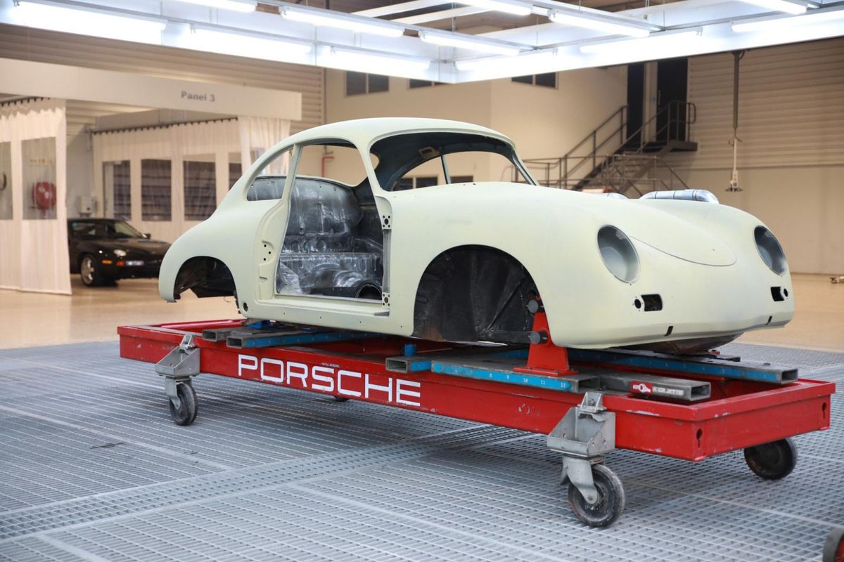Porsche Centre Pretoria gains Classic Partner status