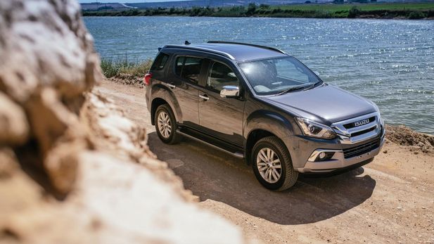 Isuzu MU-X (2018) Specs & Price