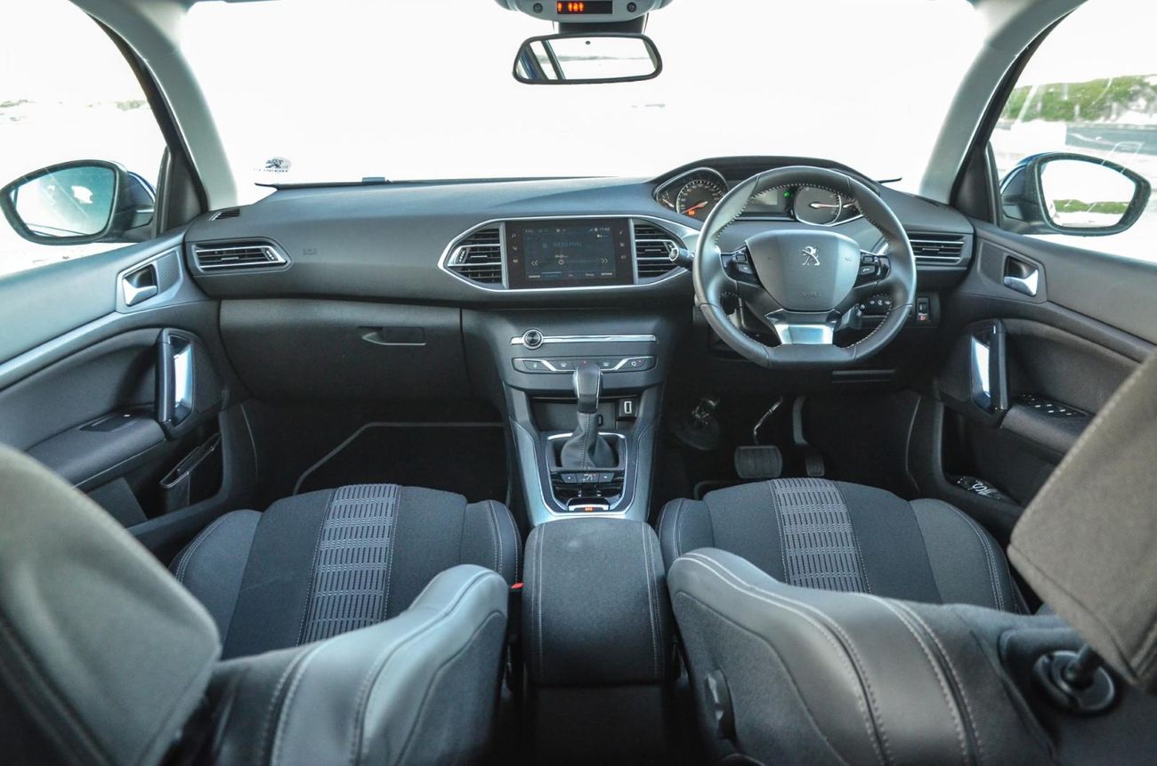 Peugeot 308 салон