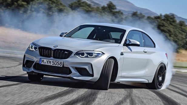 BMW M2 Competition Drifts & Cuts for Record