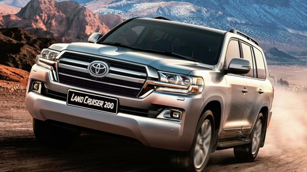 Toyota Land Cruiser 200 (2018) Specs & Prices