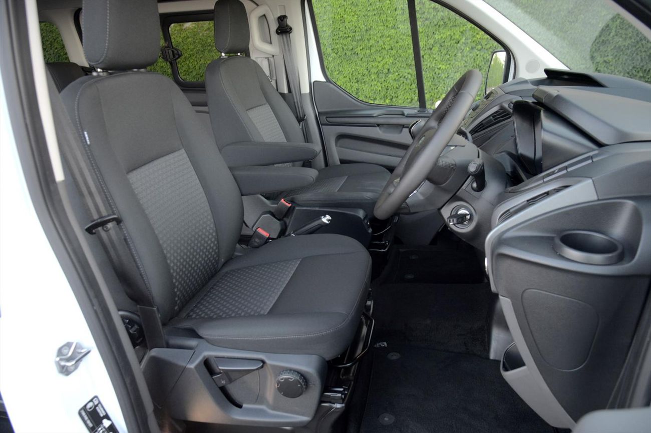 Ford tourneo custom 2018 sales interior