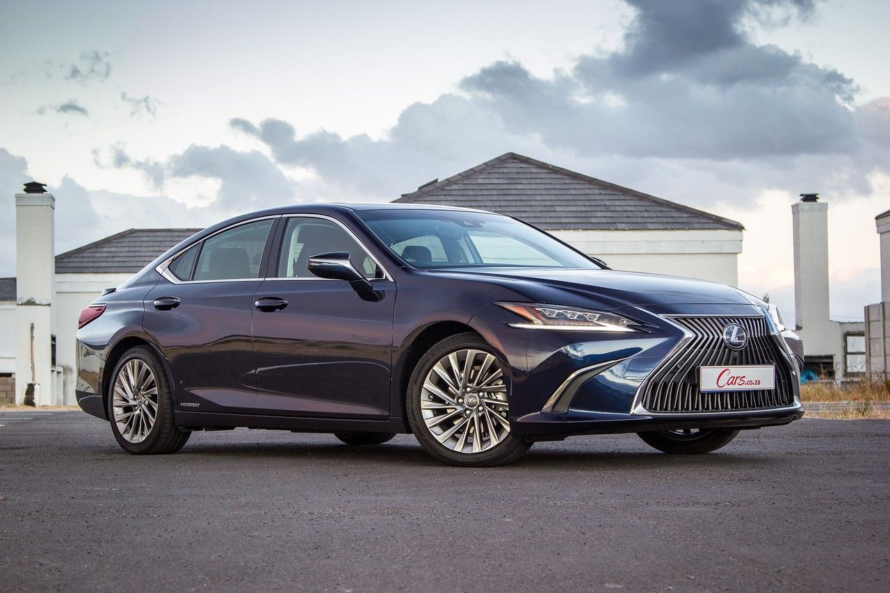 Lexus ES 300h SE (2019) Review