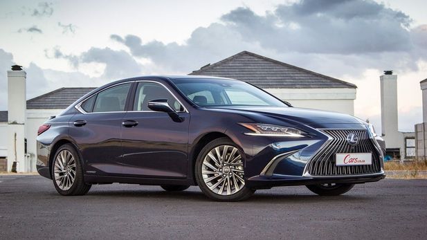 Lexus ES 300h SE (2019) Review