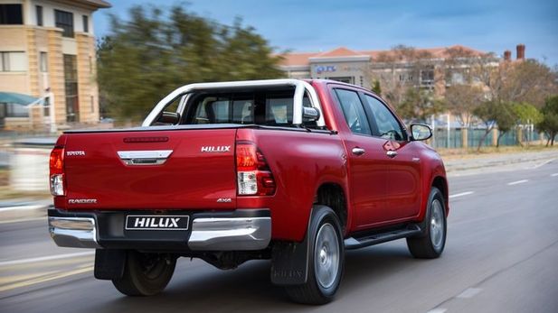 Toyota Hilux 2.8GD-6 Double Cab 4×4 Raider Dakar (2018) Quick Review
