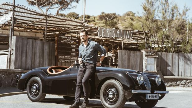 Jaguar XK120’s amazing 2 700 hour restoration