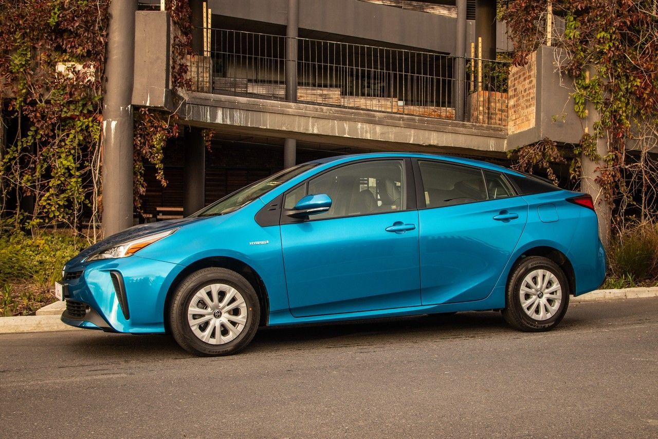 Toyota Prius (2019) Review