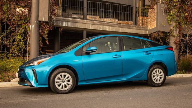 Toyota Prius (2019) Review