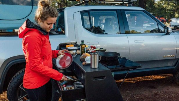 Rivian Bakkie Doubles as 562 kW Kitchen