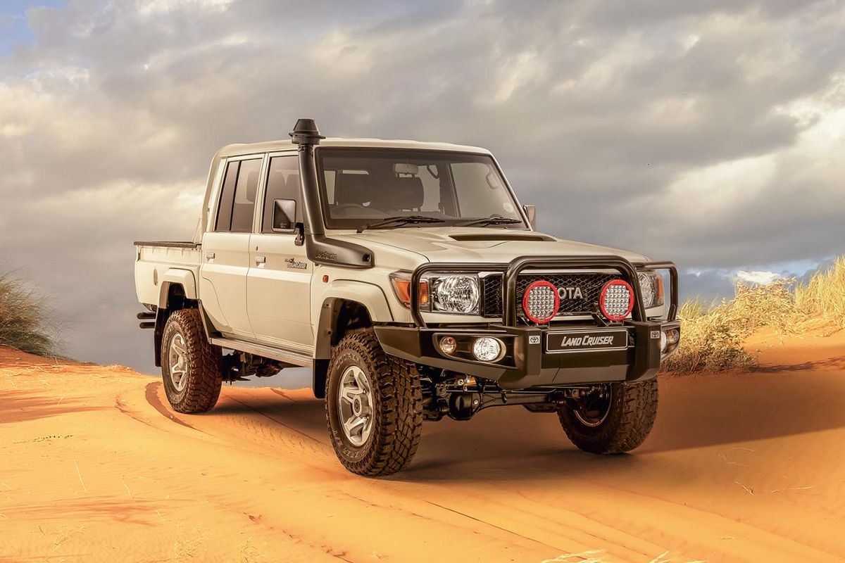 land-cruiser-bakkie-goes-namibian
