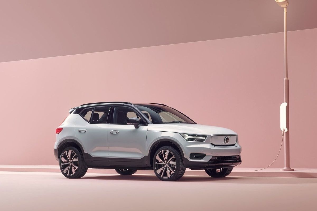 All-Electric Volvo XC40 Goes Official