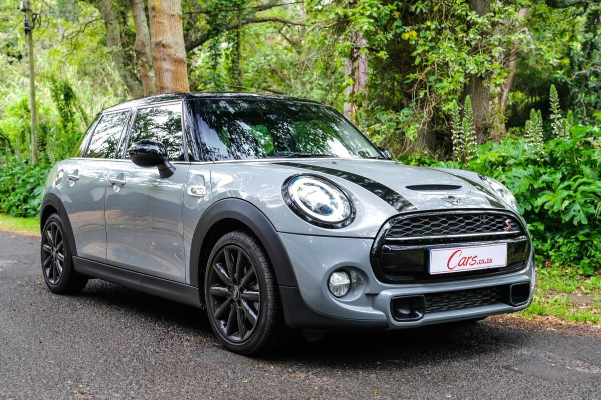 Mini Cooper S Automatic (2019) Review