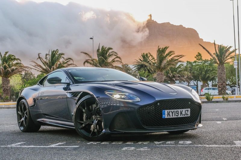 Астон мартин dbs superleggera