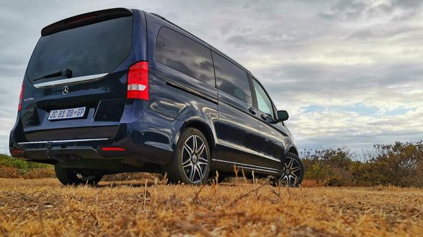Mercedes-Benz V Class Avantgarde Extra Long - space and comfort for the  whole family