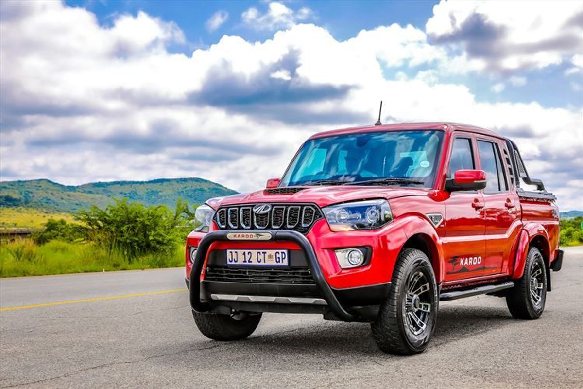 Mahindra PikUp S11 Automatic (2020) Specs & Price