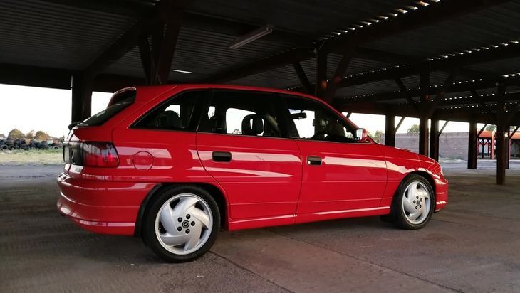 Retro Comparison: Volkswagen Golf VR6 vs Opel Kadett 200t S