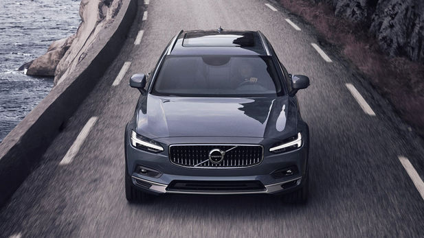 Volvo reveals updated S90/V90