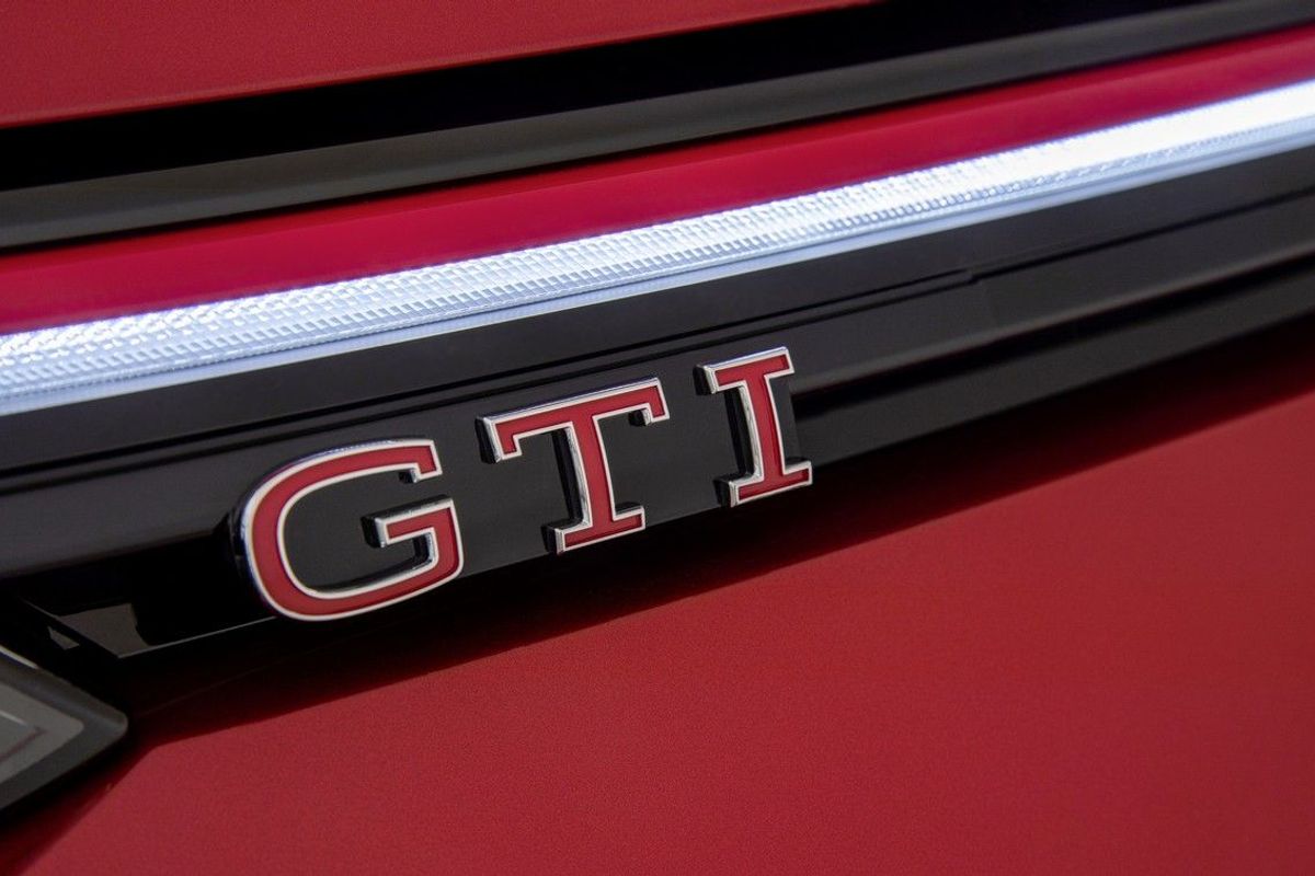 Volkswagen Golf 8 GTI officially revealed