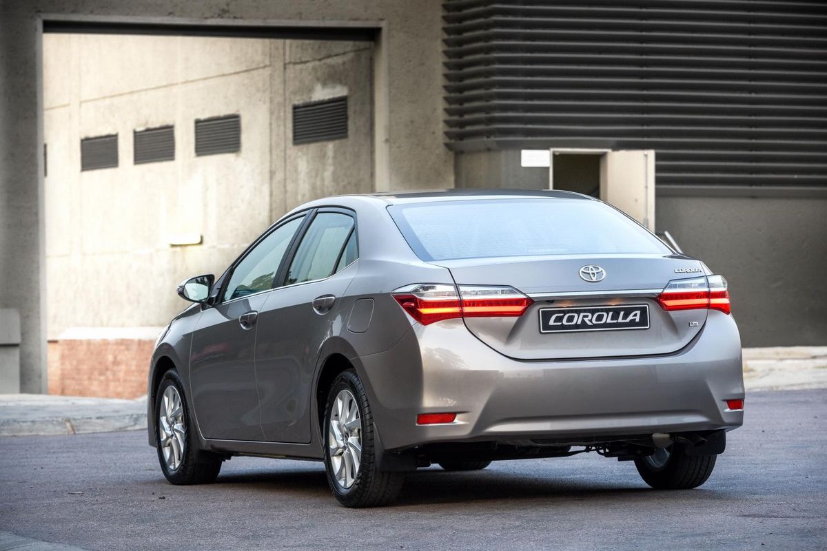 Toyota Corolla: Old vs New