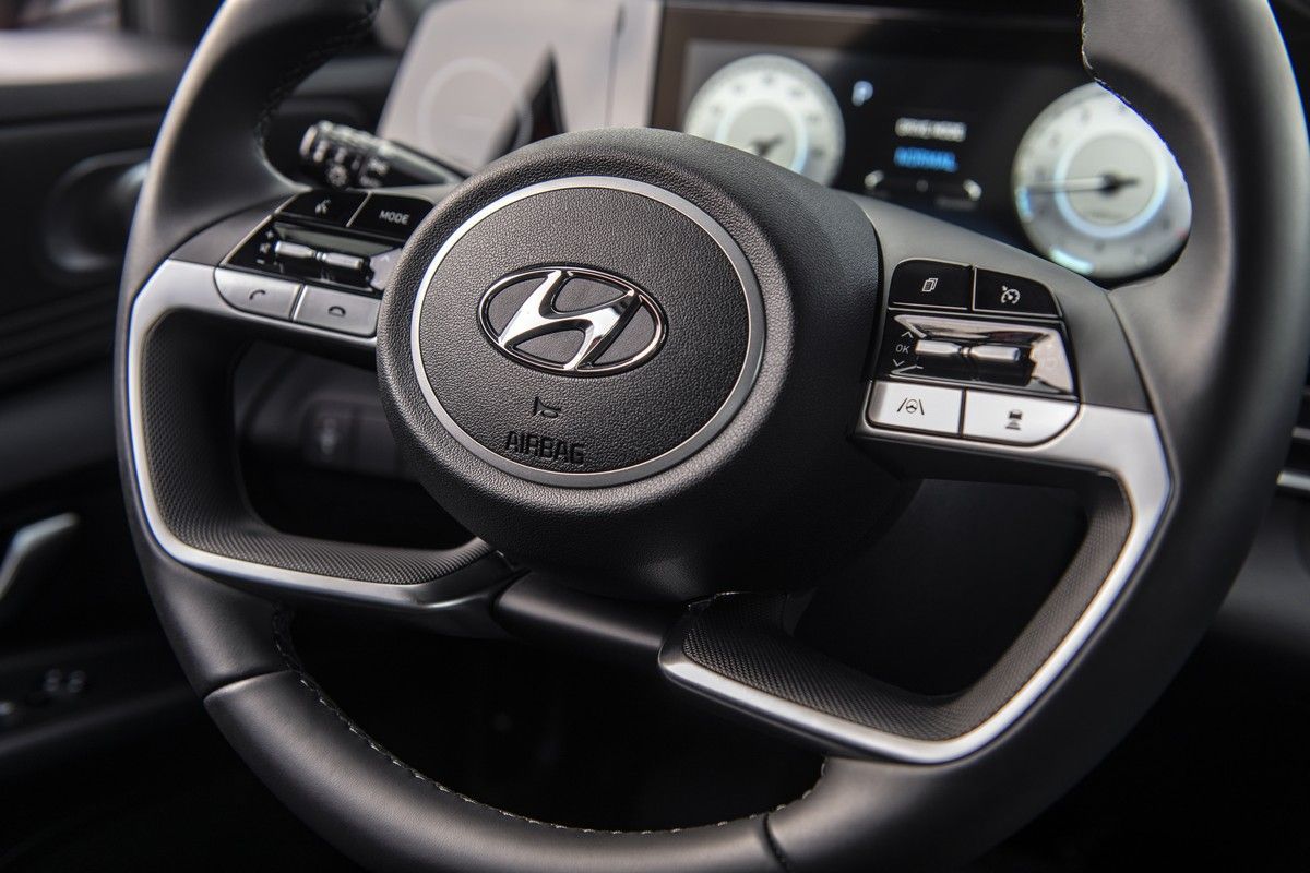 New Hyundai Elantra officially revealed