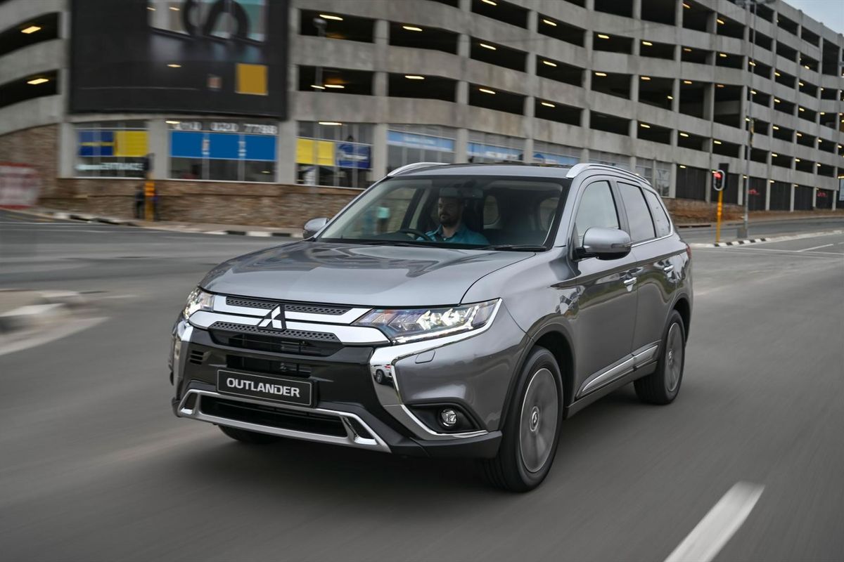 Updated Mitsubishi Outlander (2020) Specs & Price