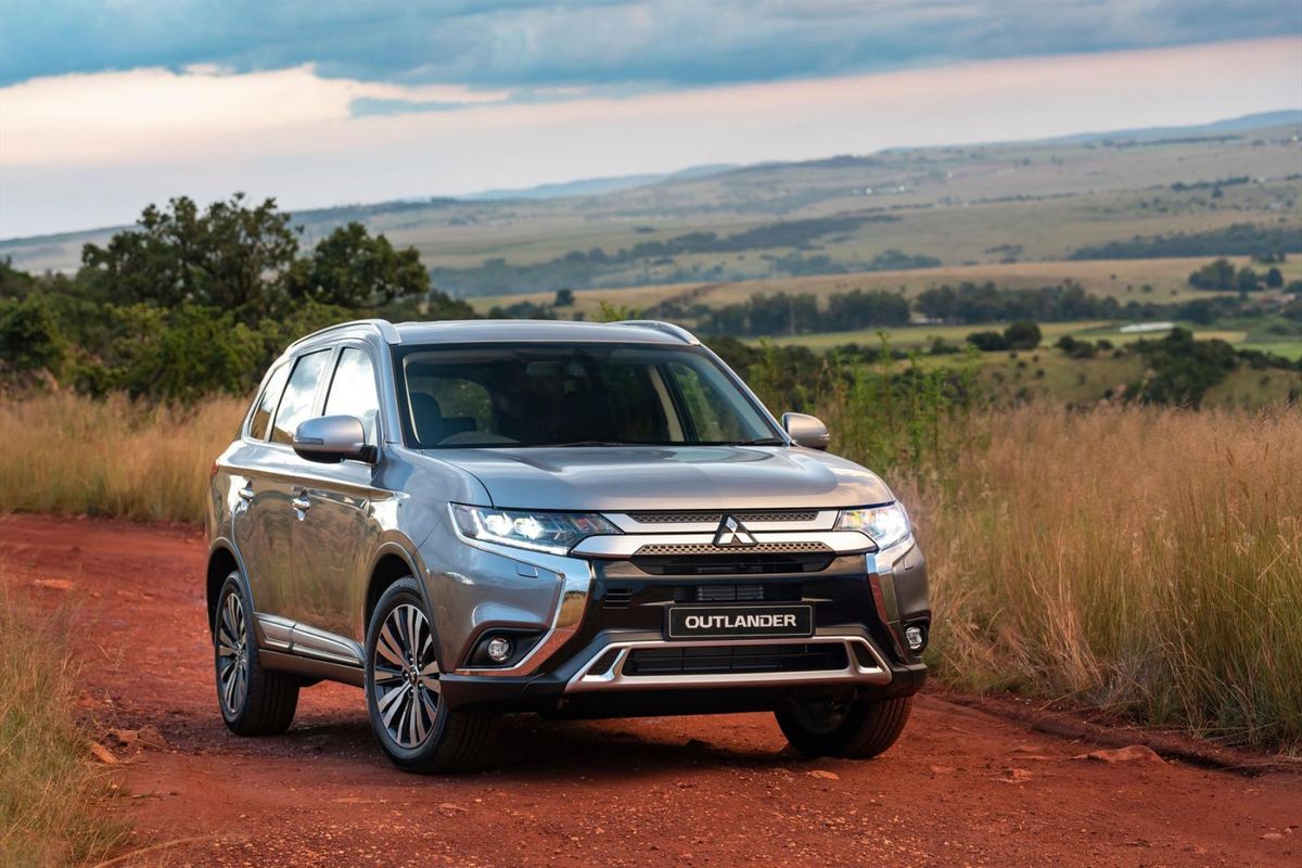 Mitsubishi outlander 2020 года