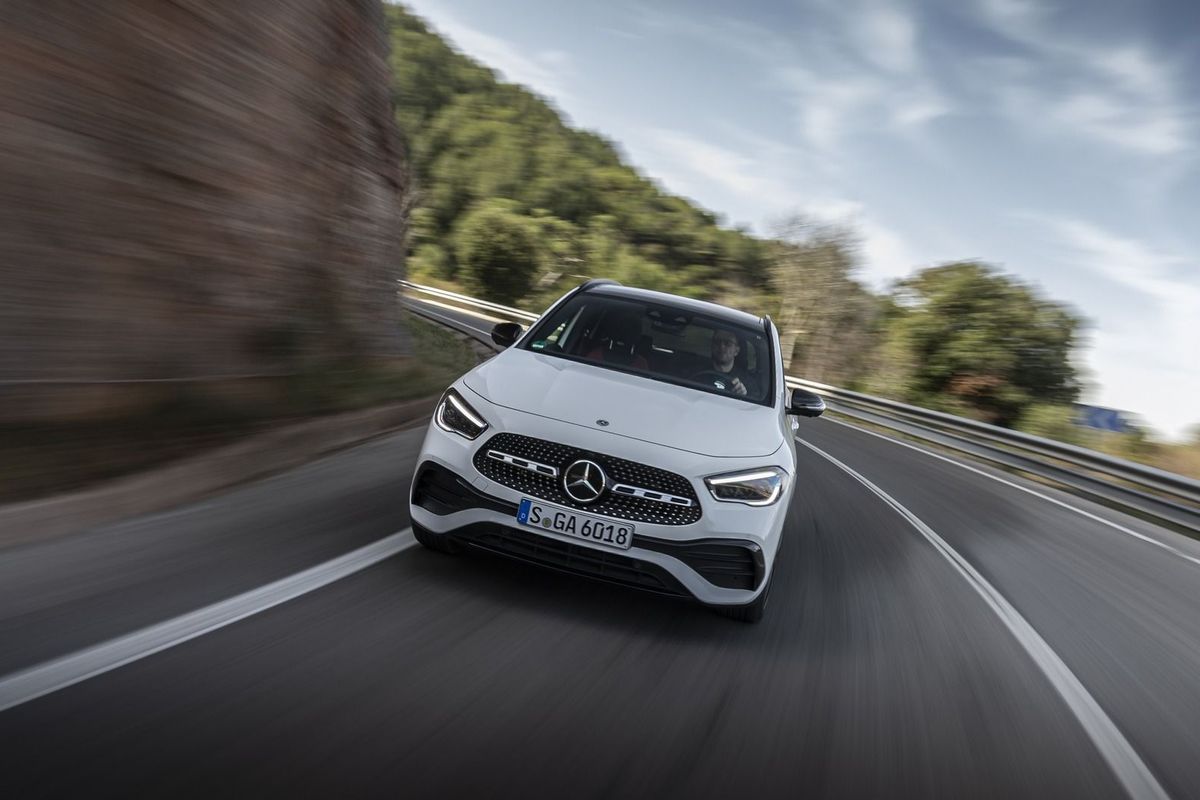 Mercedes-Benz GLA (2020) International Launch Review