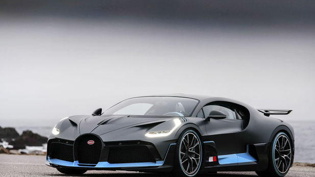 Bugatti begins Divo deliveries