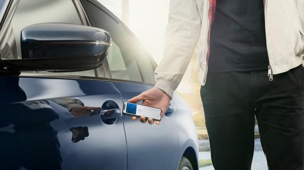 New Apple CarKey for BMW 5 Series