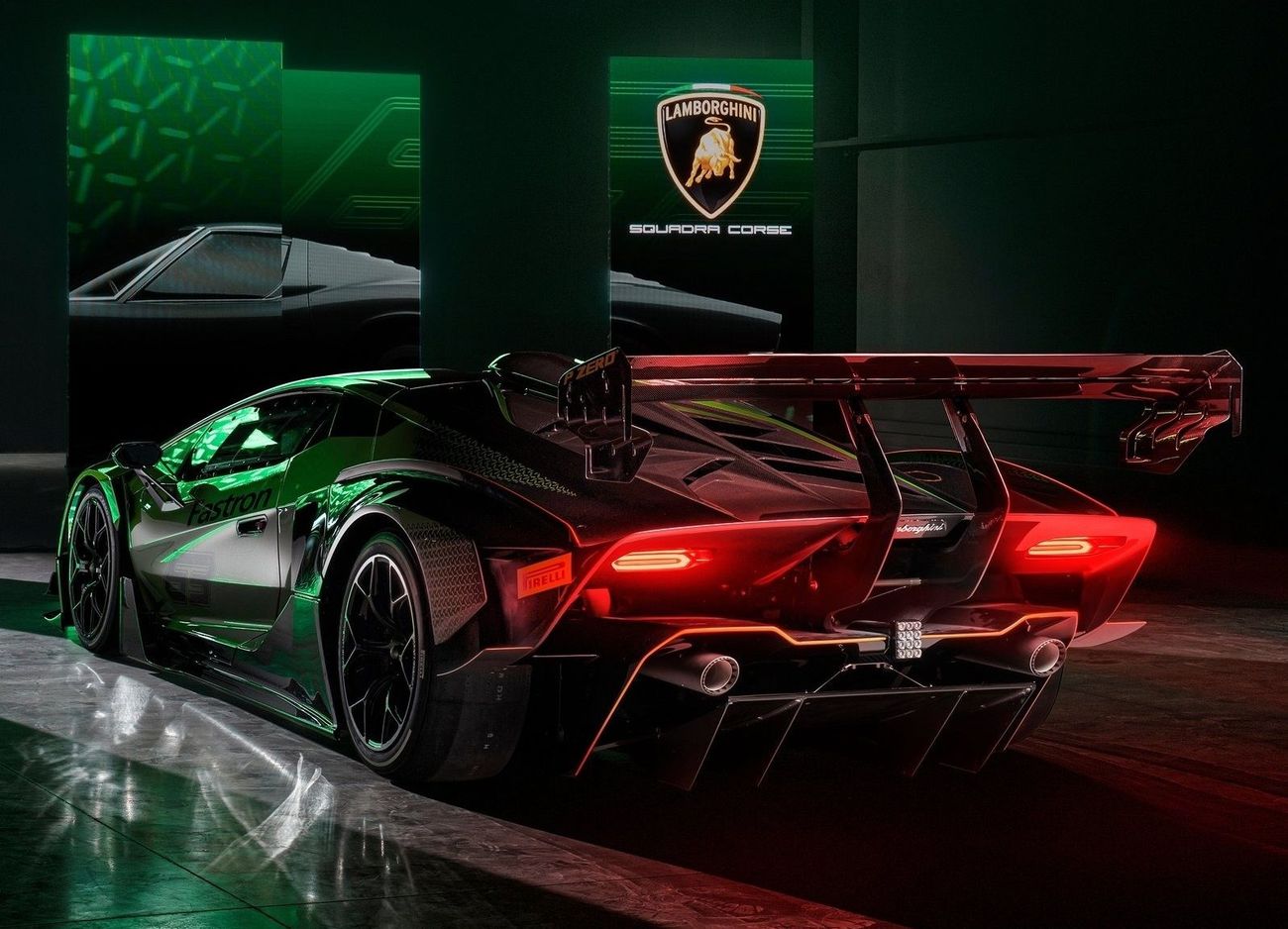 Lambo Reveals Track-Only Essenza SCV12